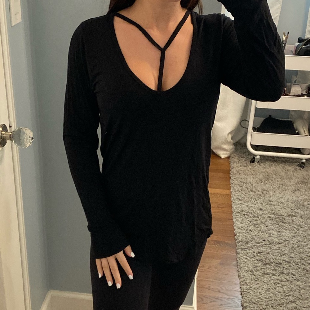 🔵 JET Black Cut Out Long Sleeve Top